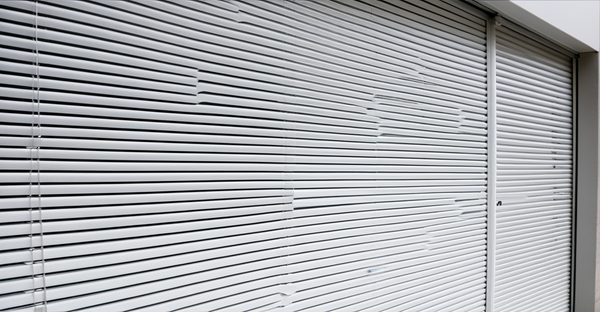 Tout savoir sur le volet roulant : types, avantages et prix
